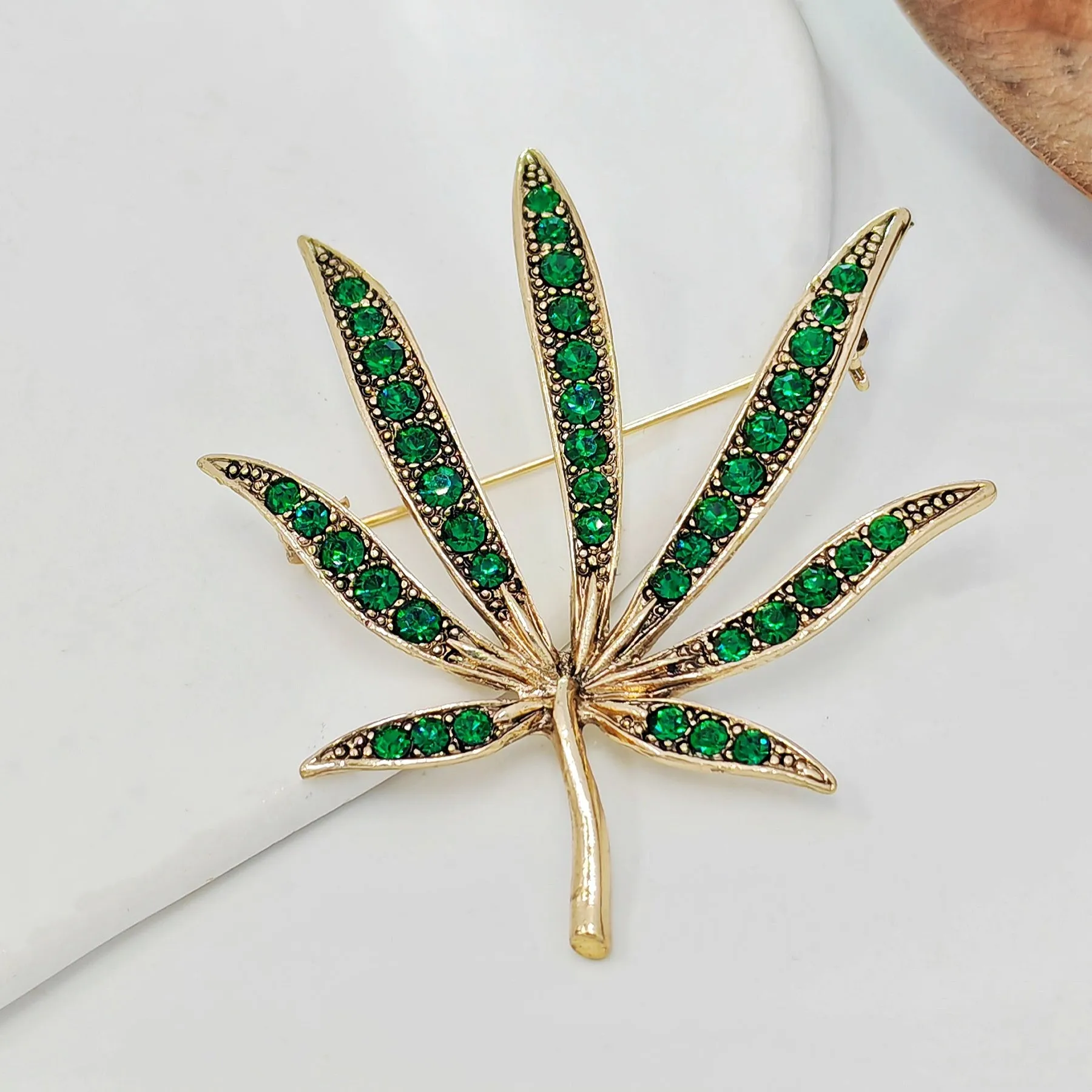 Retro Vintage Gold and Green Crystal Leaf Brooch Pin Chic Plant Jewelry