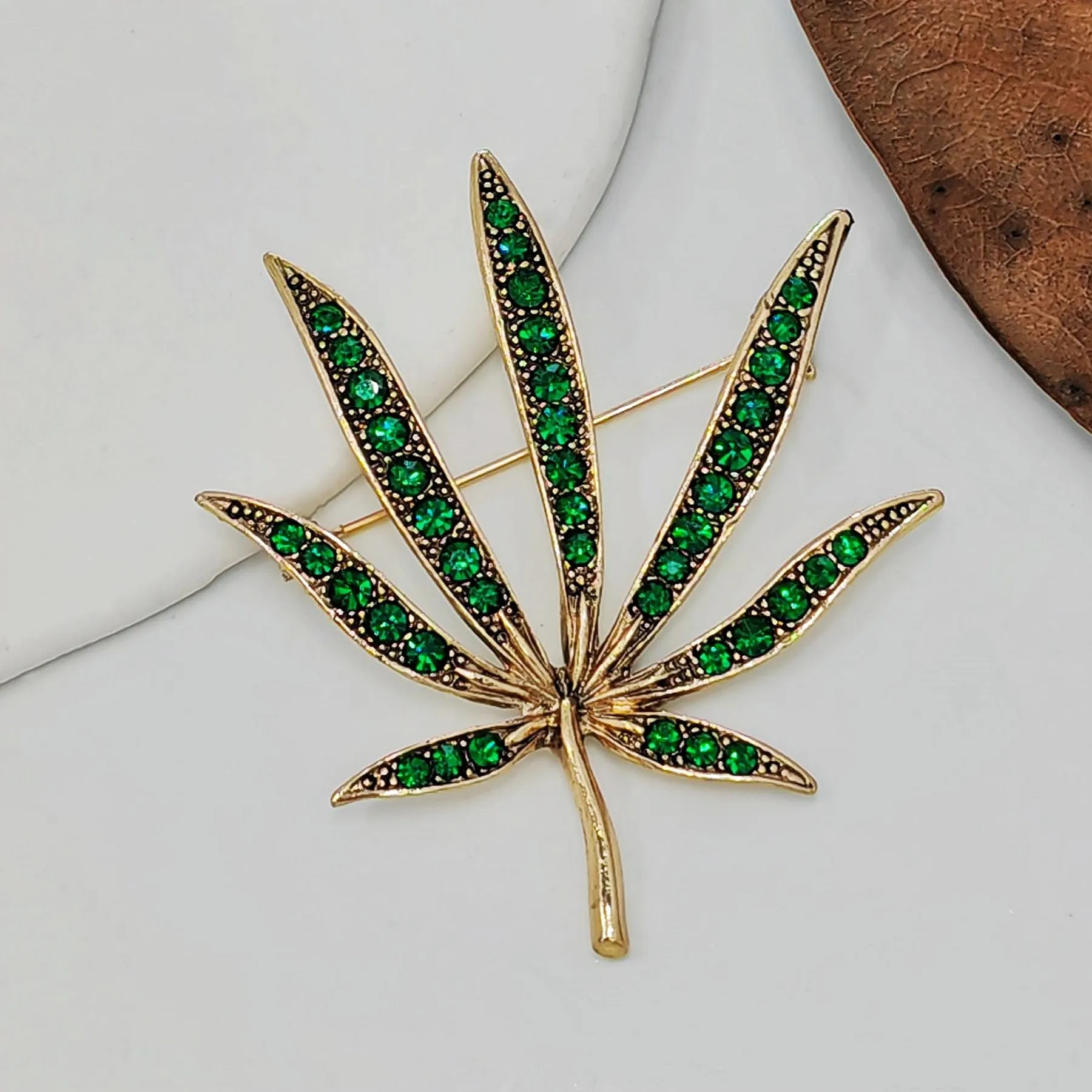 Retro Vintage Gold and Green Crystal Leaf Brooch Pin Chic Plant Jewelry