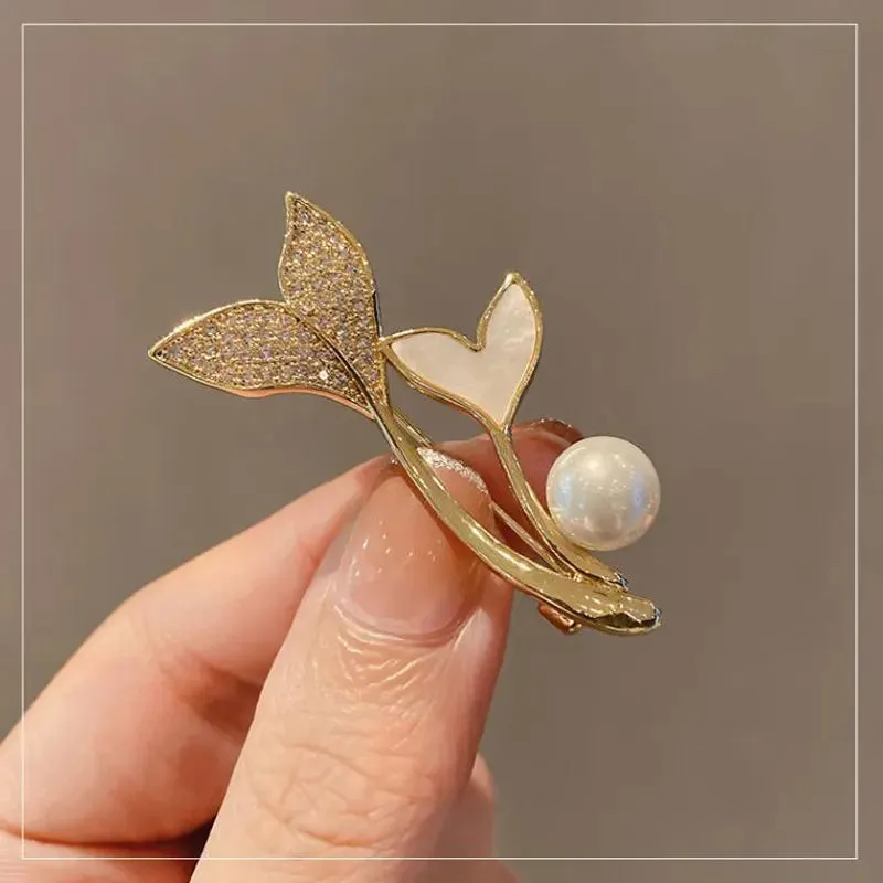 Rhinestone Queen Brooches For Women Crown Letters Party Office Brooch Pins