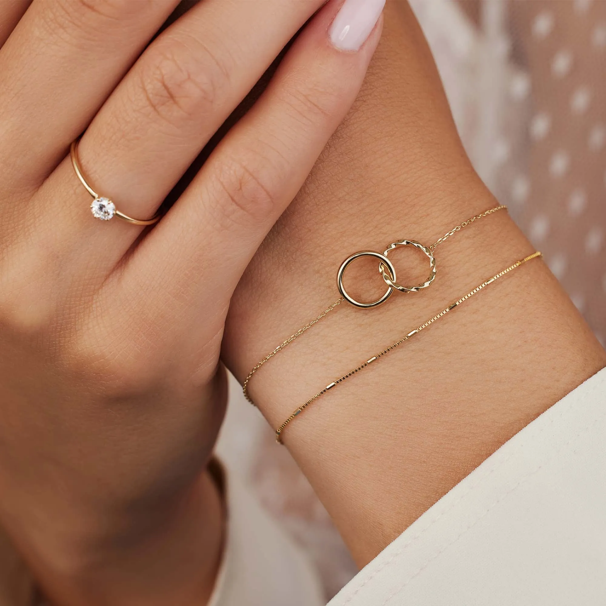 Rivoli Lisan 14 karat gold bracelet with twist