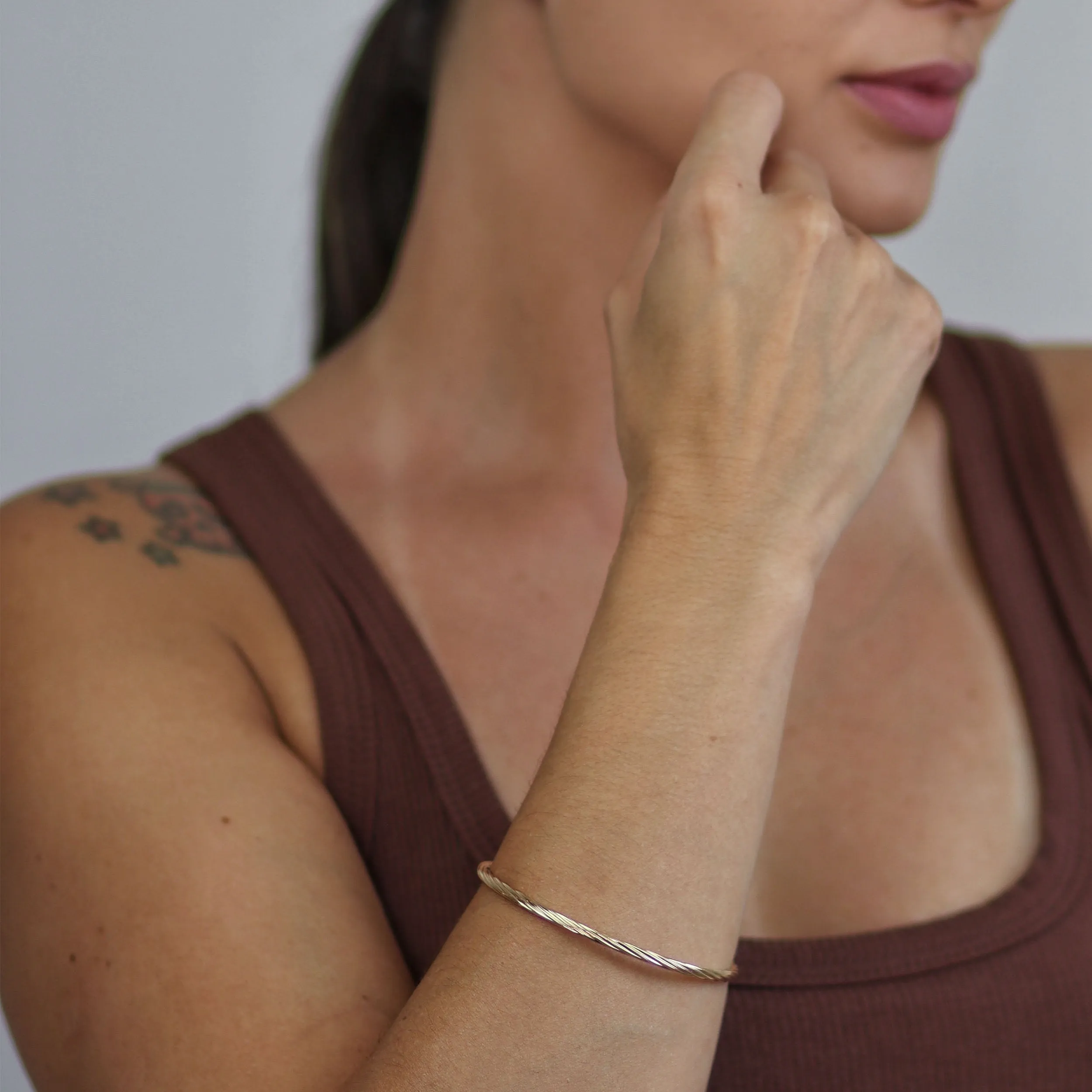 Set of 3 Simple Thin Twist Stacking Bangle Round Yellow Gold Plated 2.5MM