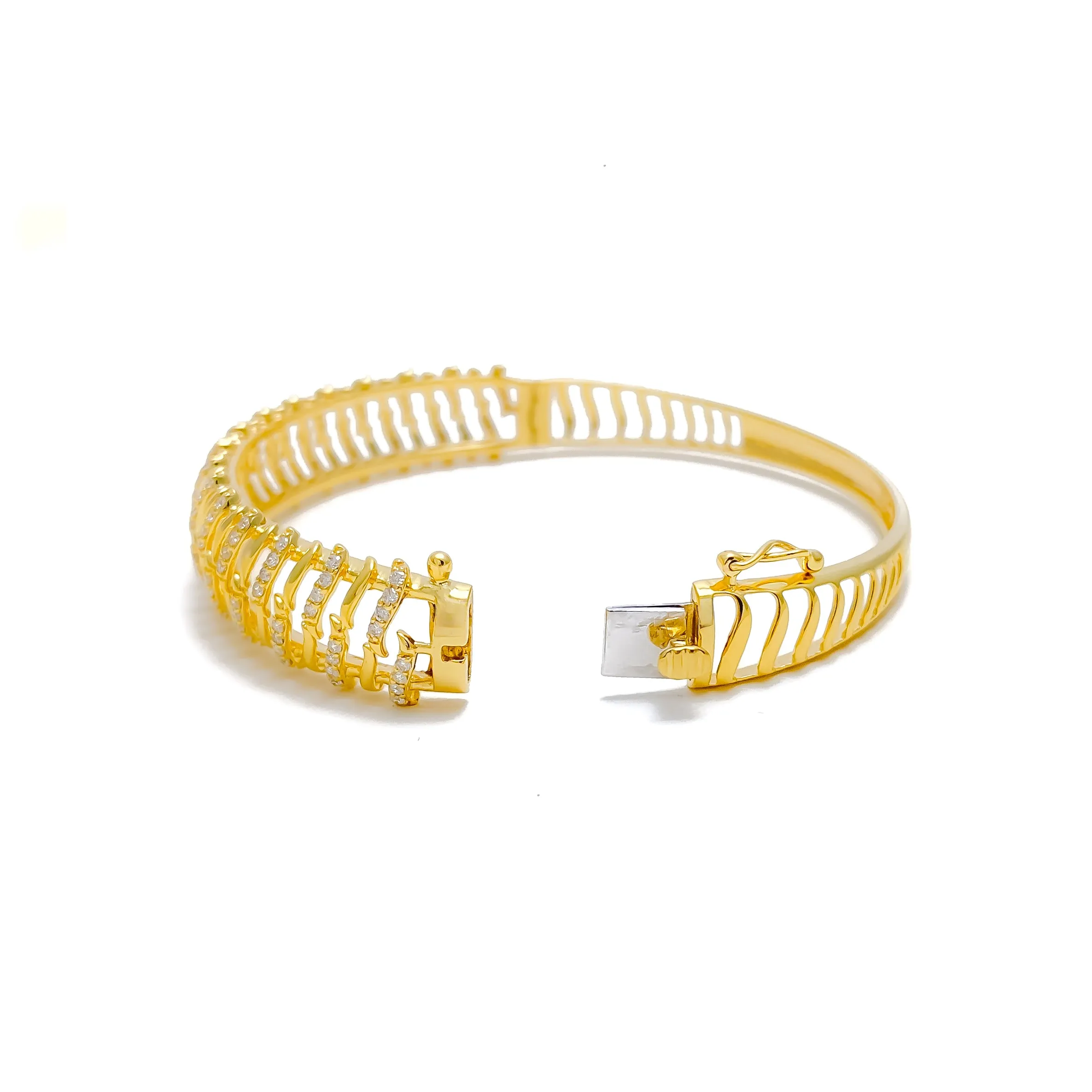 Shiny Alternating Striped Diamond   18k Gold Bangle Bracelet