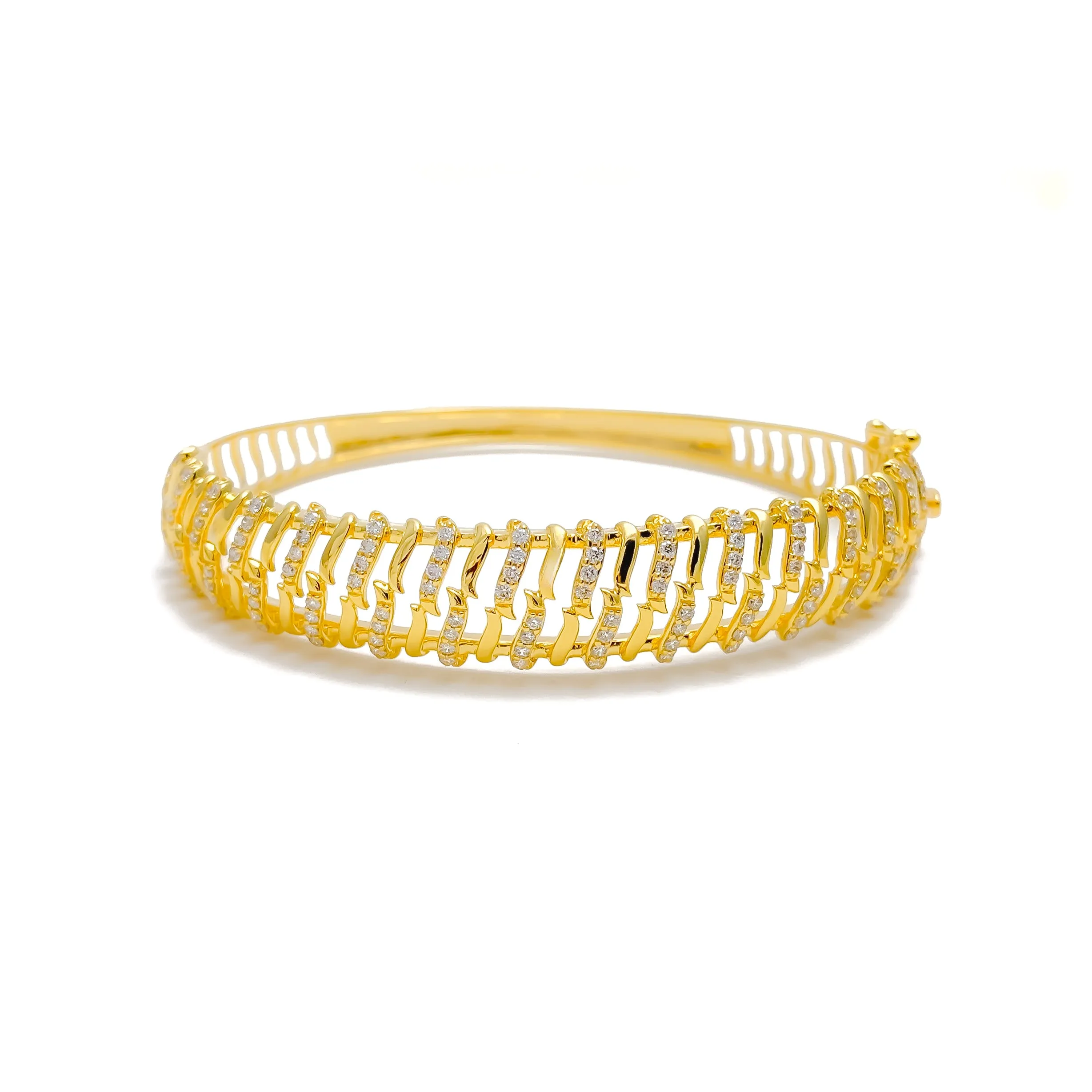Shiny Alternating Striped Diamond   18k Gold Bangle Bracelet