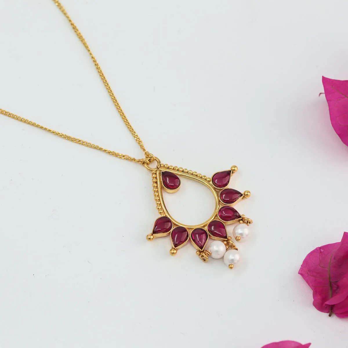 Silver Kempu Stone Pendant Necklace with Ruby (Gold Plated)