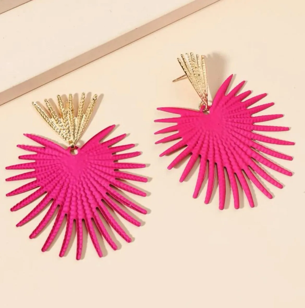 SPIKEY OVERSIZED STUD EARRINGS