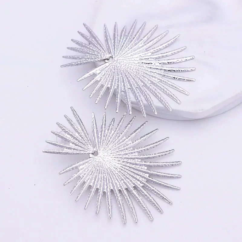 SPIKEY OVERSIZED STUD EARRINGS