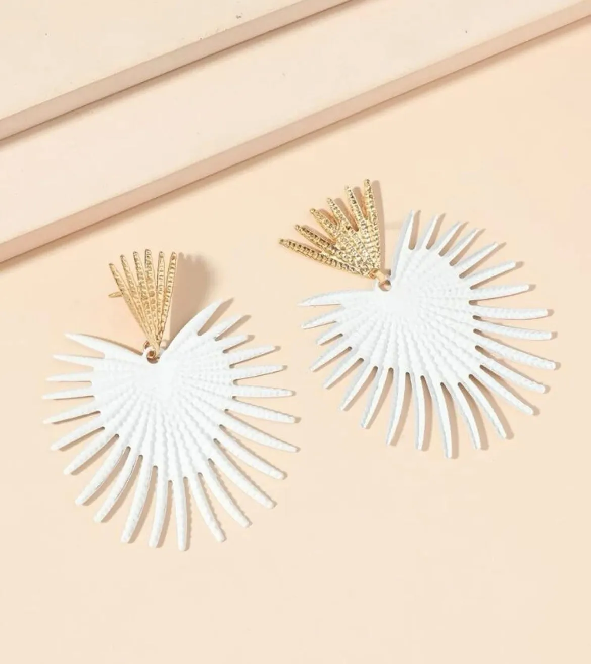 SPIKEY OVERSIZED STUD EARRINGS