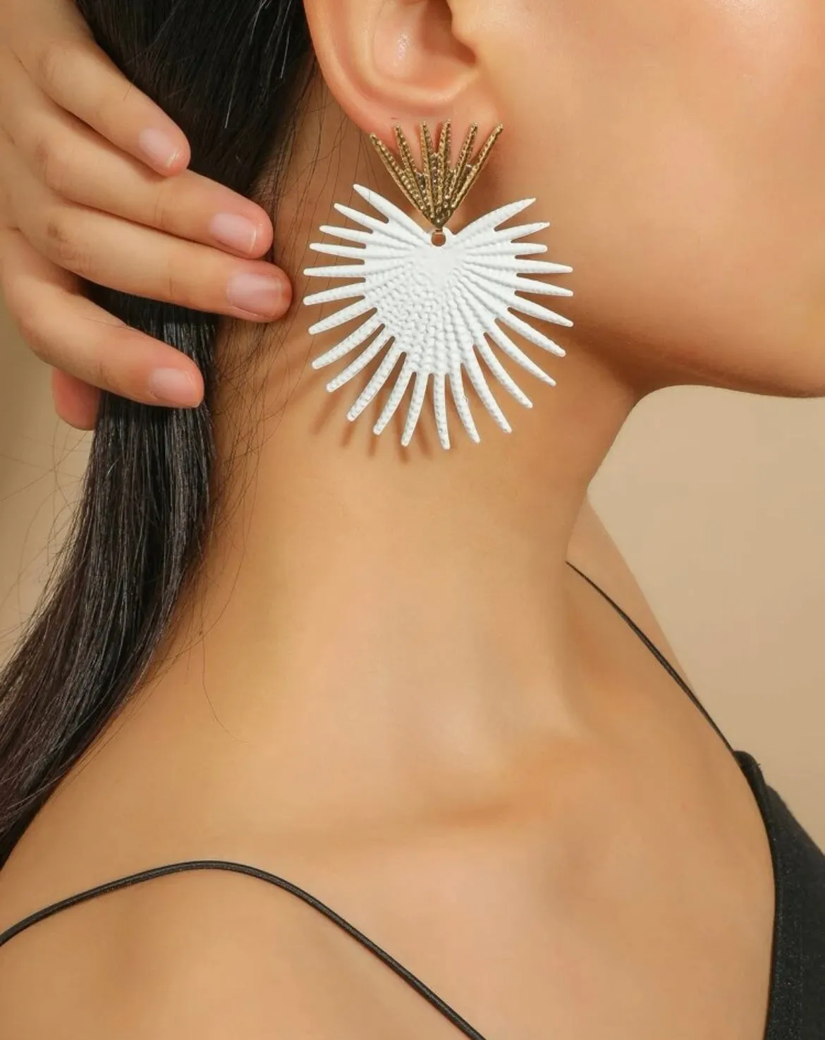 SPIKEY OVERSIZED STUD EARRINGS