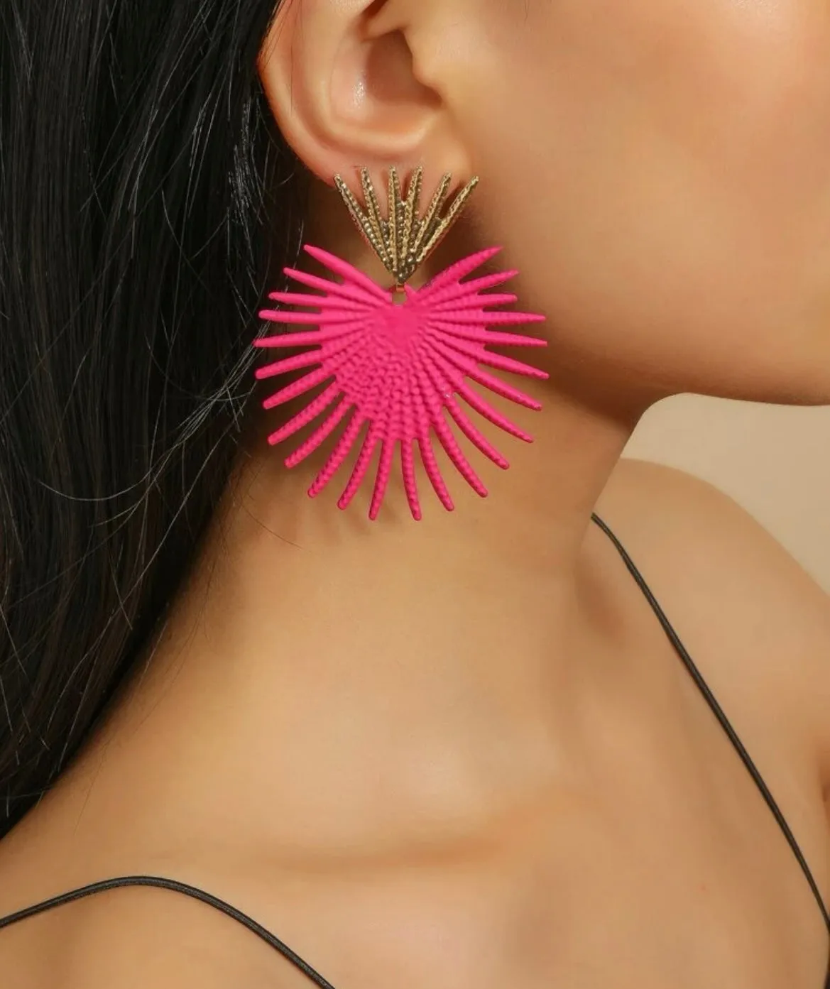SPIKEY OVERSIZED STUD EARRINGS