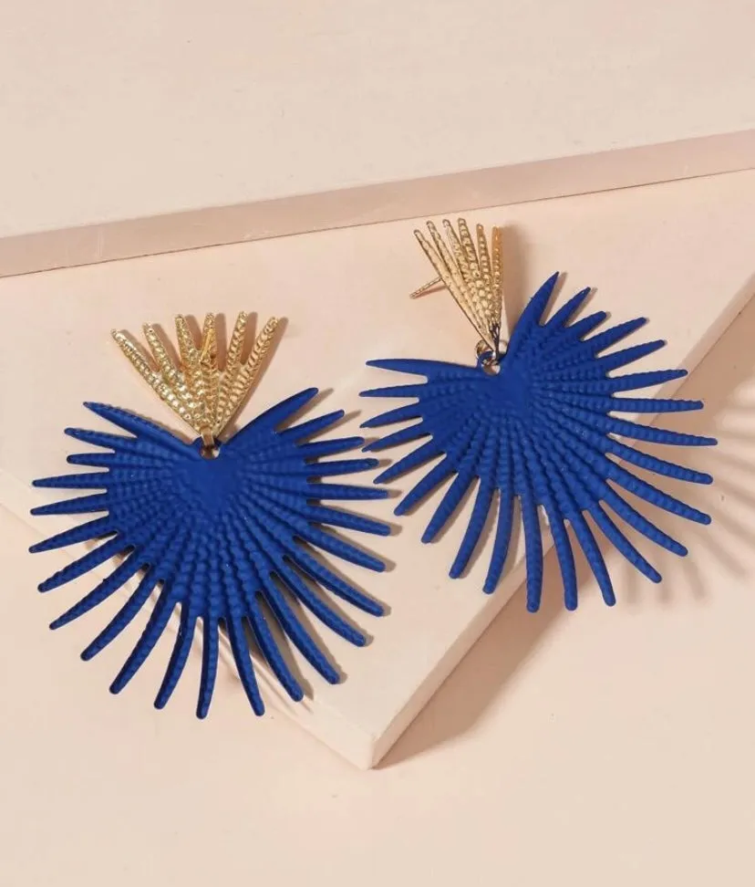 SPIKEY OVERSIZED STUD EARRINGS