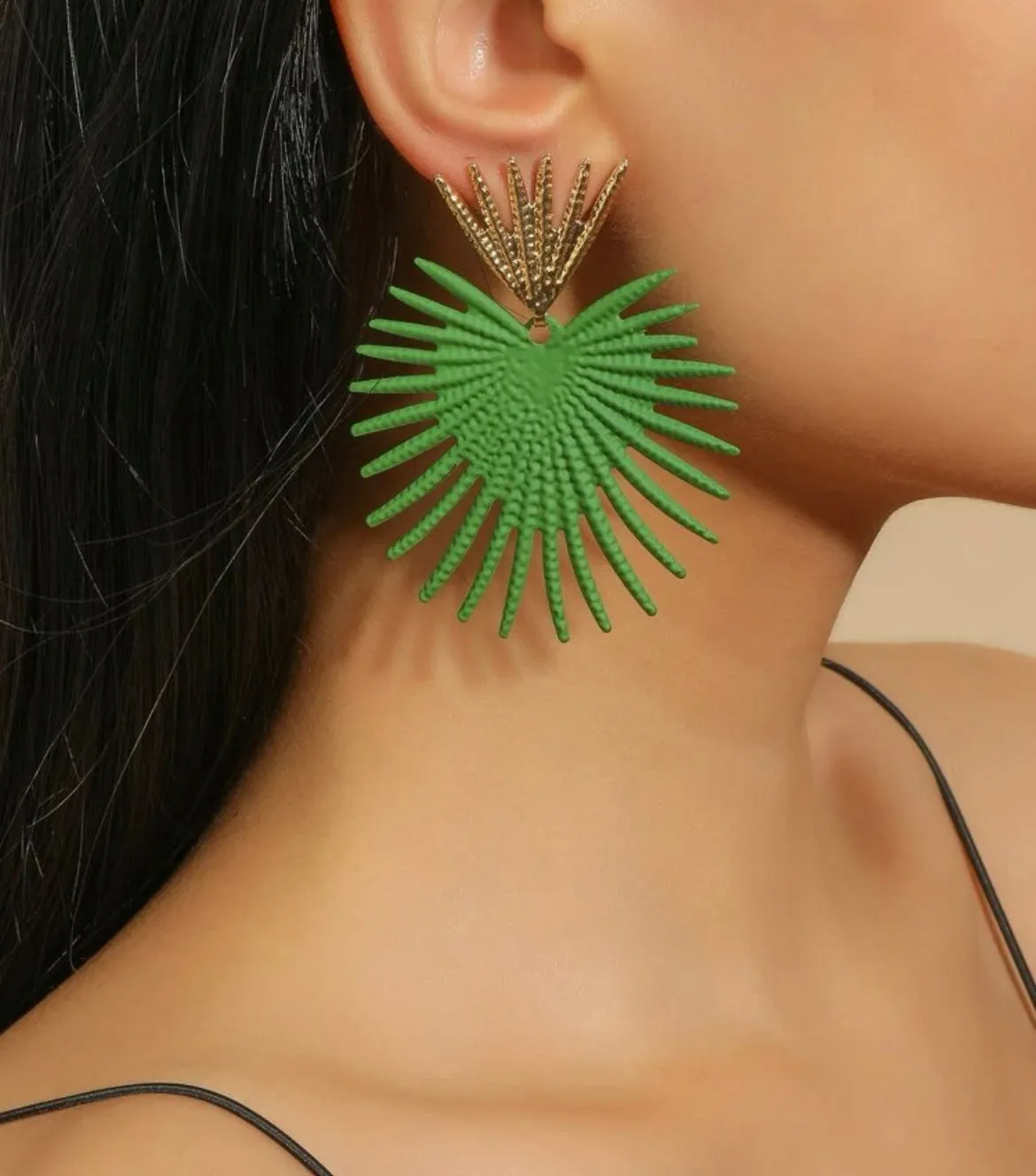 SPIKEY OVERSIZED STUD EARRINGS