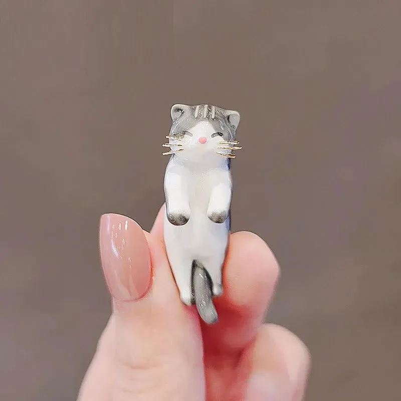 Trendy Croissant Brooches