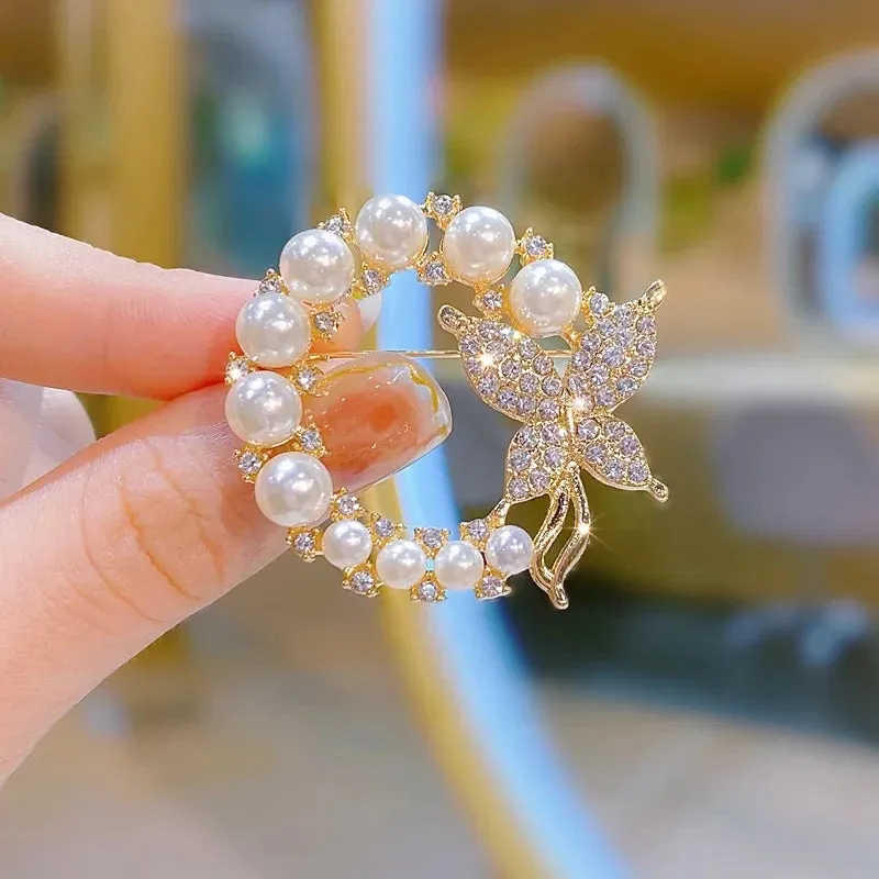 Trendy Croissant Brooches