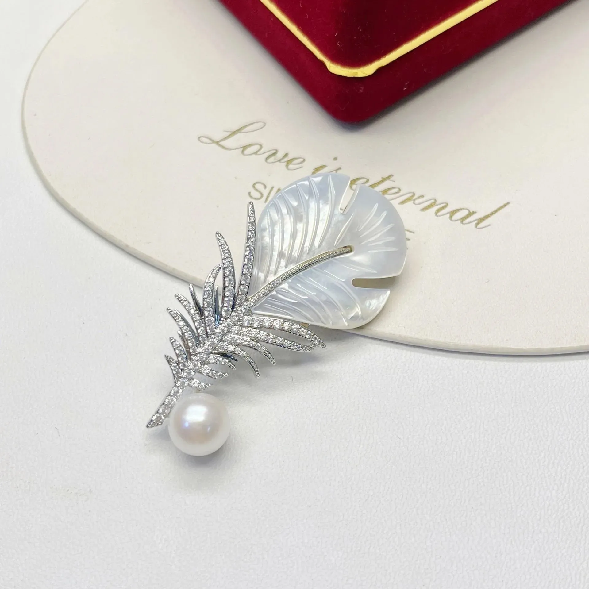 Trendy Croissant Brooches