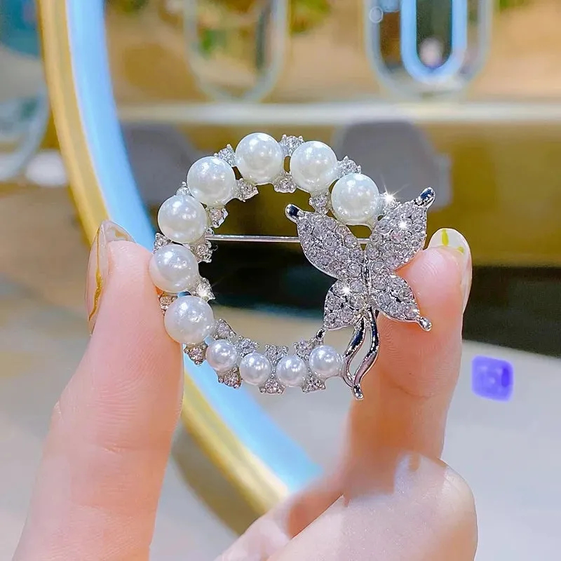 Trendy Croissant Brooches