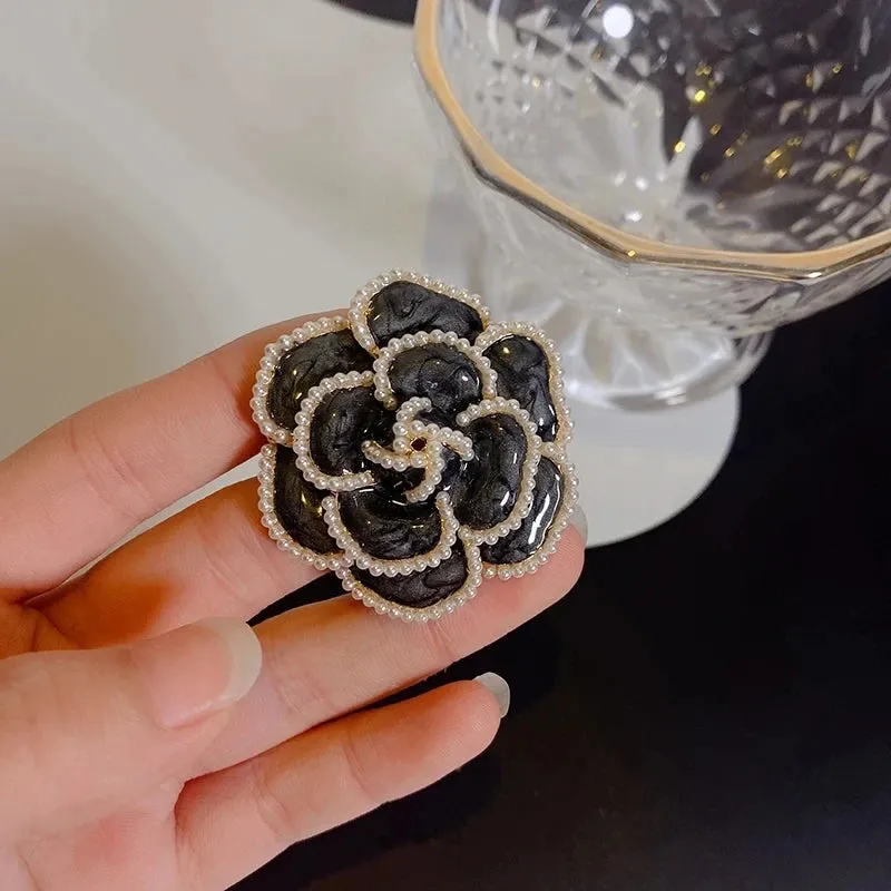 Trendy Croissant Brooches