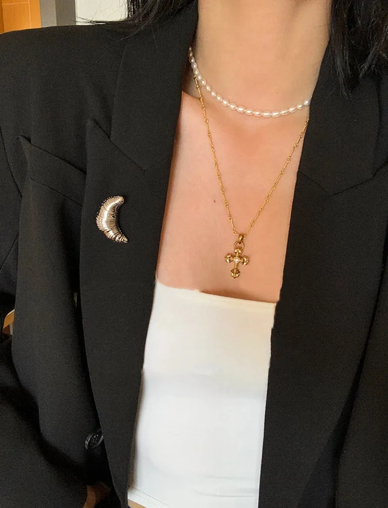 Trendy Croissant Brooches