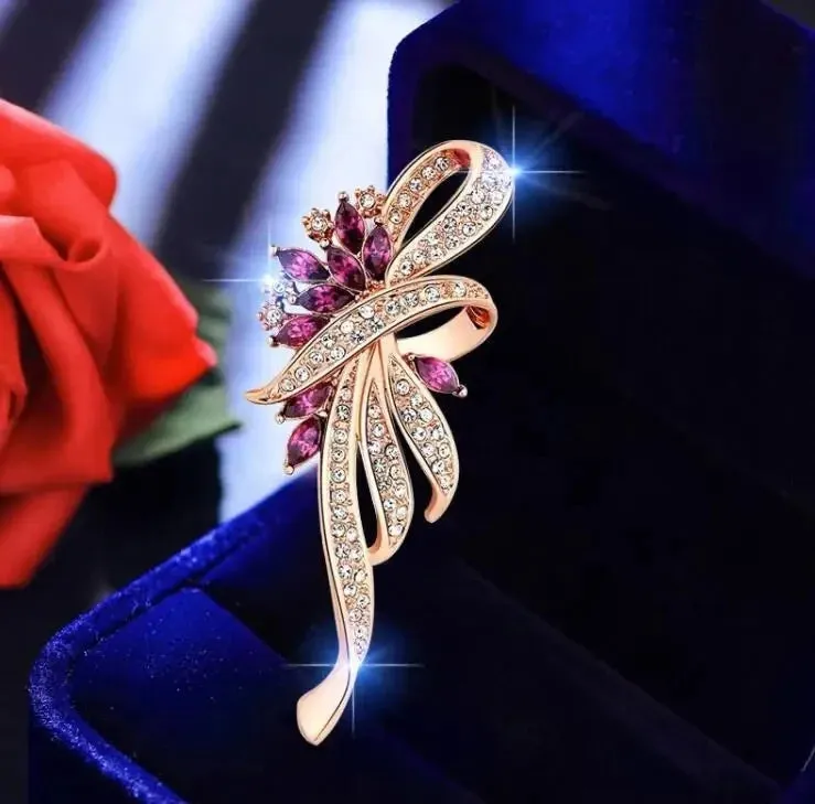 Trendy Croissant Brooches