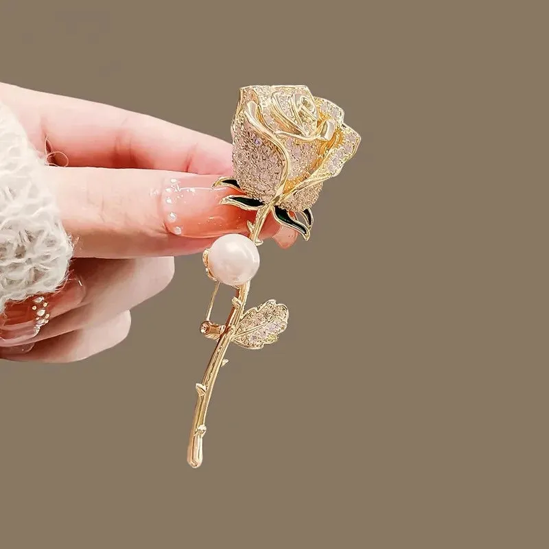 Trendy Croissant Brooches