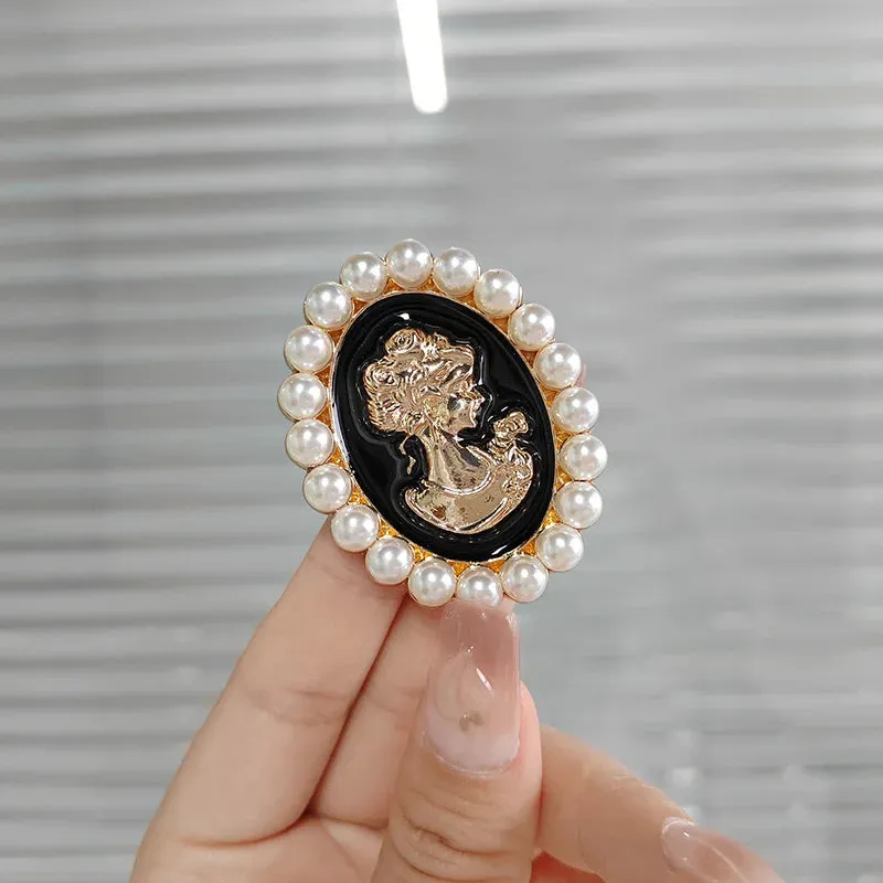 Trendy Croissant Brooches