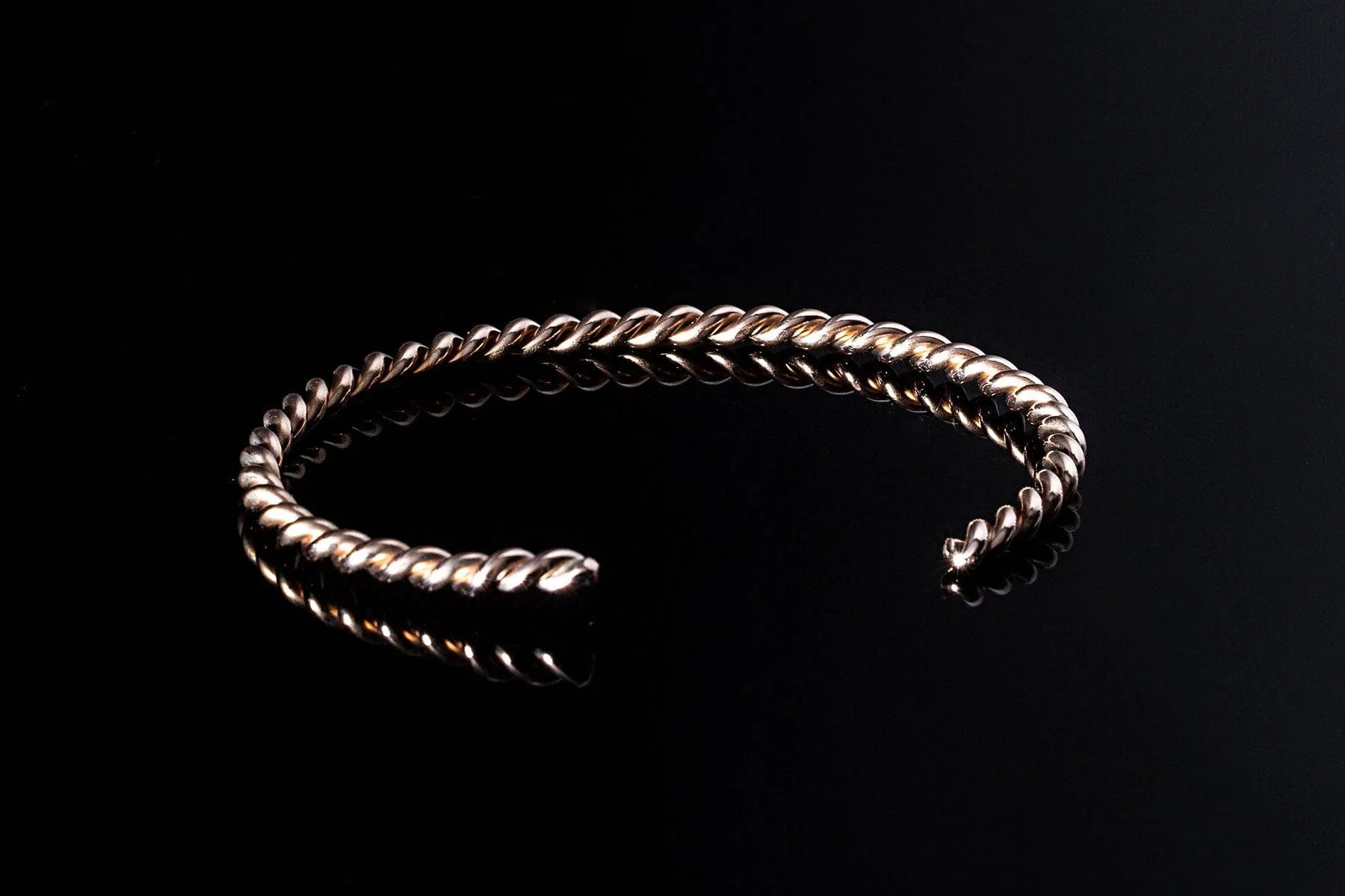Twist Cuff 14k R