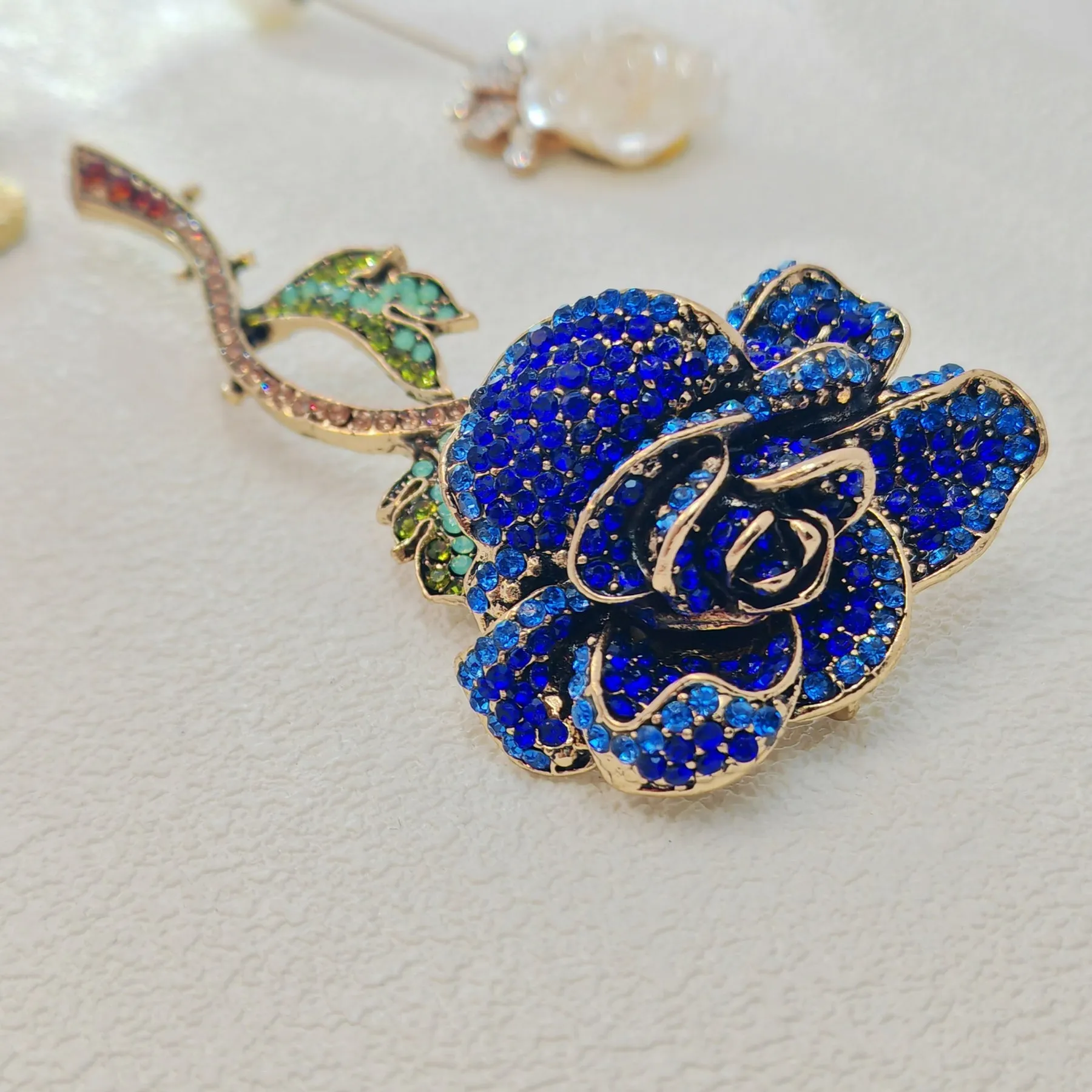 Vintage Blue Crystal Rhinestone Rose Flower Brooch Pin with Long Stem