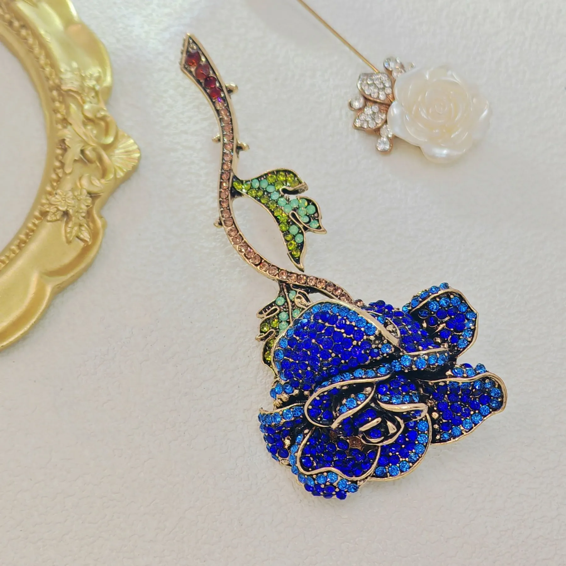 Vintage Blue Crystal Rhinestone Rose Flower Brooch Pin with Long Stem