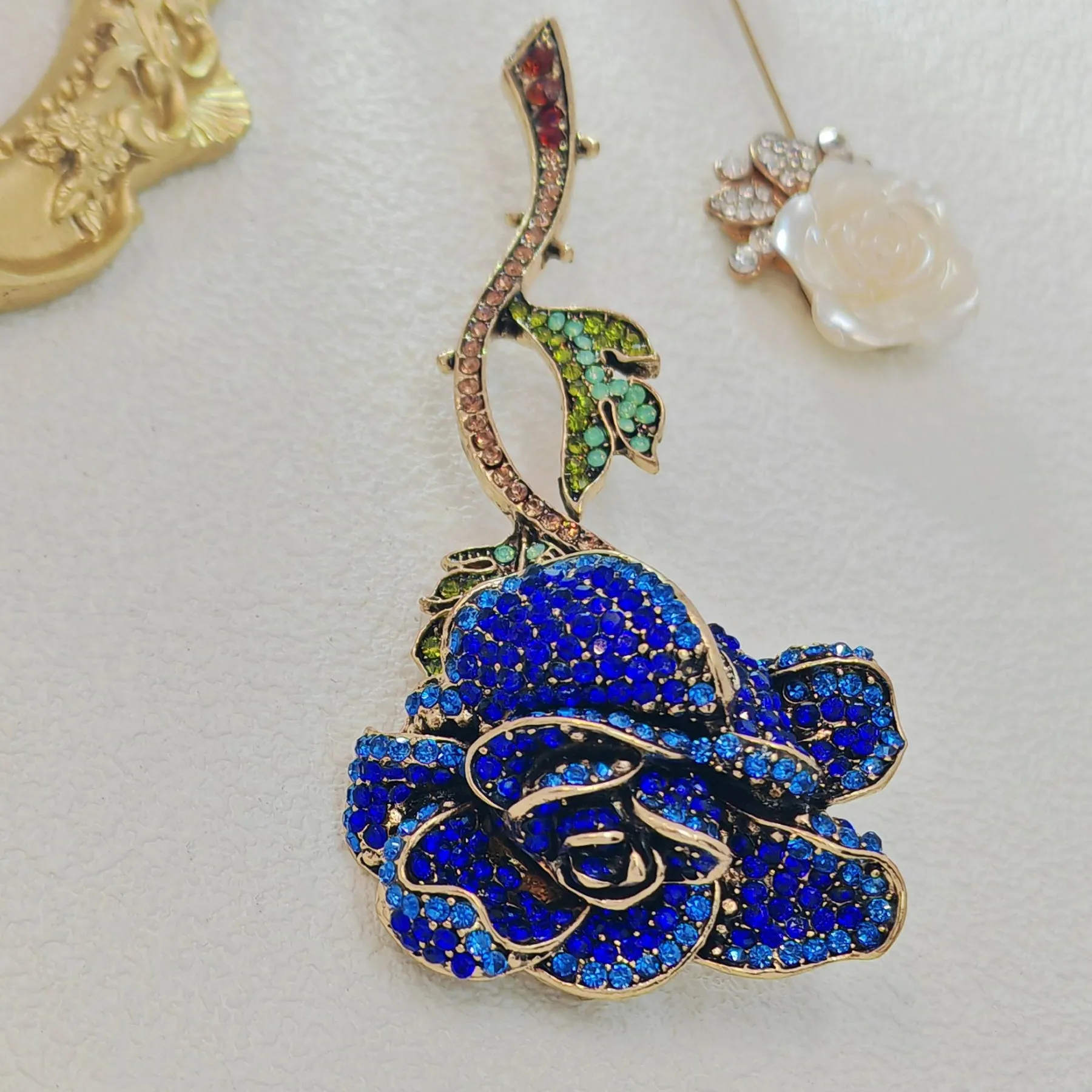 Vintage Blue Crystal Rhinestone Rose Flower Brooch Pin with Long Stem