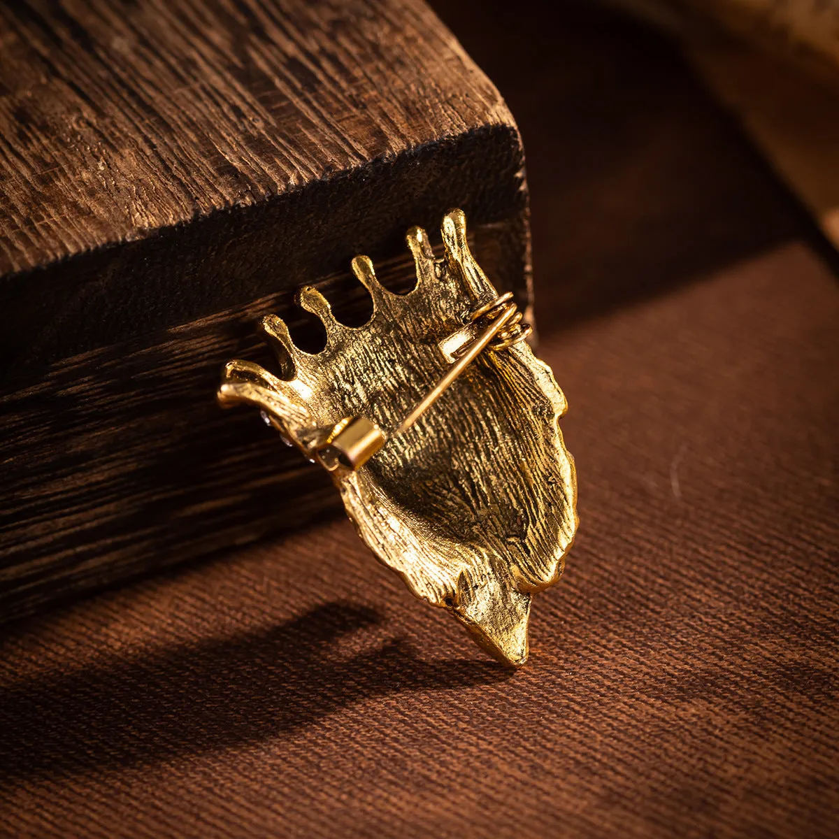 Vintage Lion Head Diamond Crown Pin Badge 4 Pack