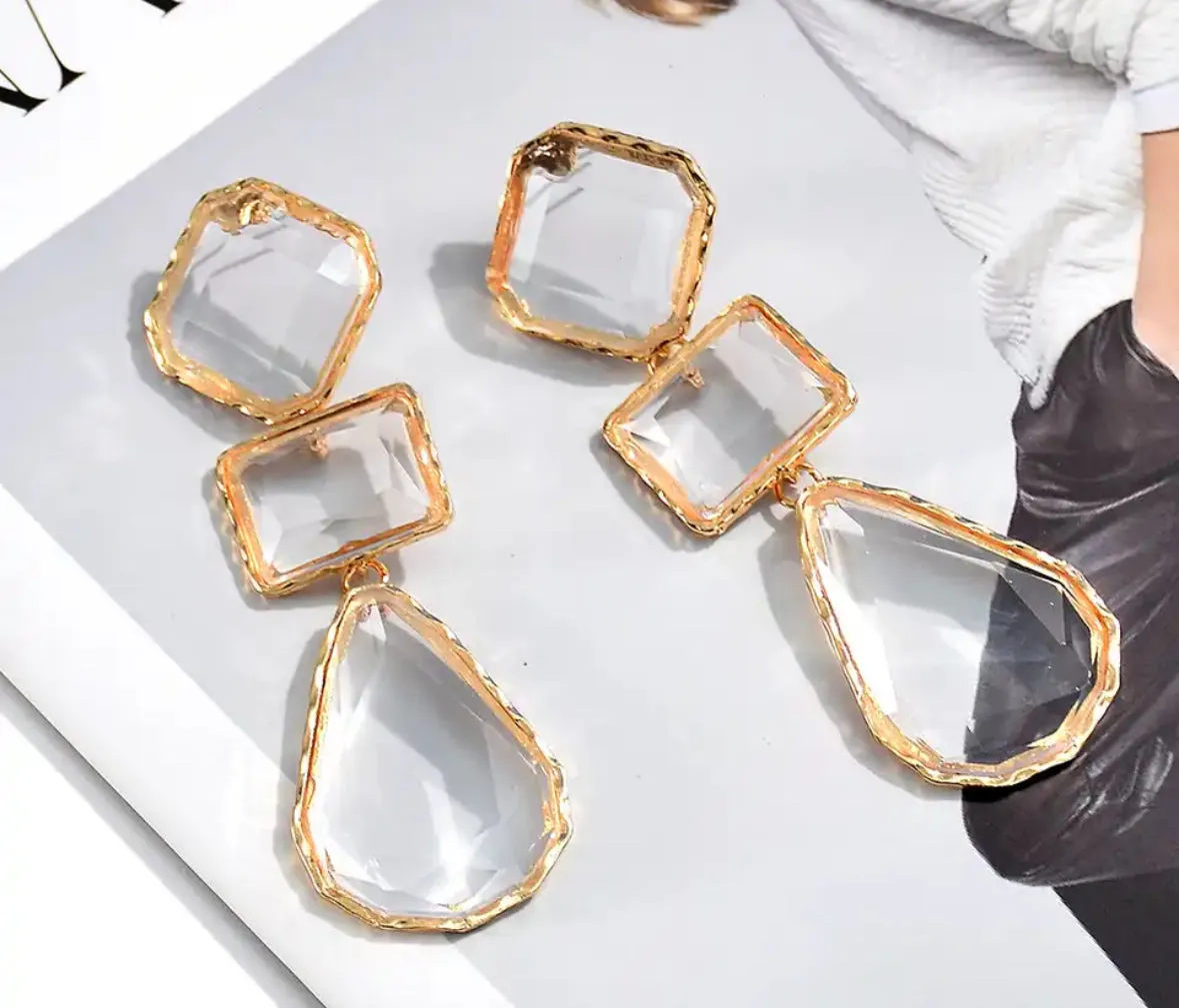 VIVI DROP EARRINGS