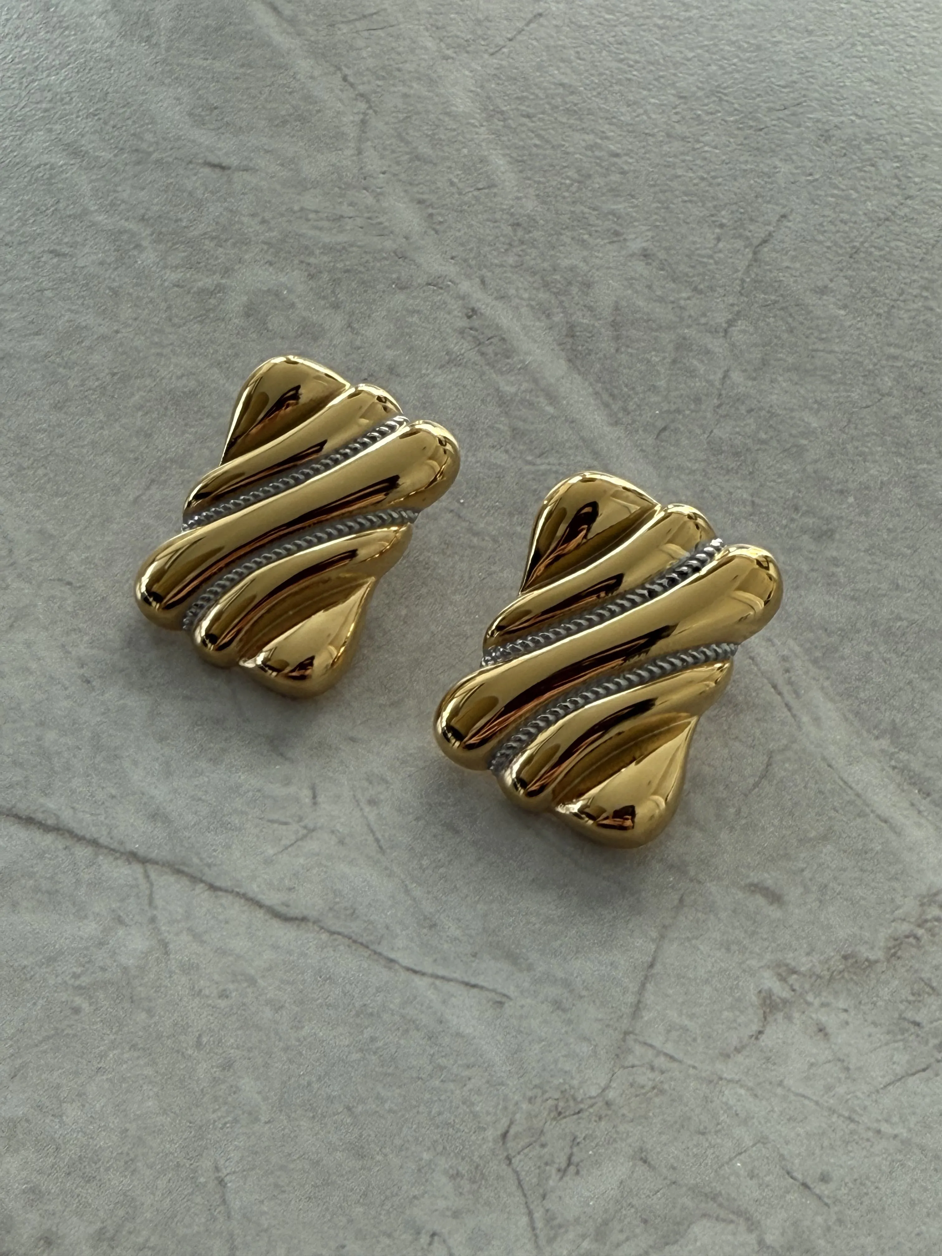 Wave Rectangle Earring